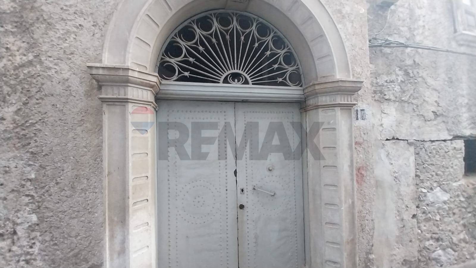Edificio all\'aperto - Appartamento Via Davanzati
 
17 19, Padula - foto 3