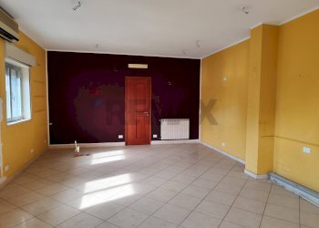 Stanza vuota - Locale Commerciale Via Redentore
 
216, Caltanissetta - foto 1