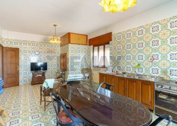 Sala da pranzo - Villa Via Gurne
 
5, Acireale - foto 27