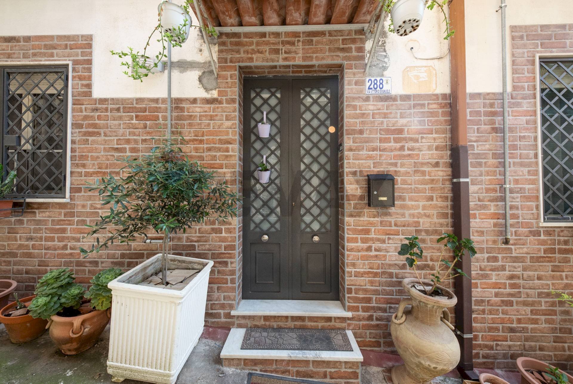 Casa all\'aperto - Casa indipendente Via Vittorio Emanuele Secondo
 
262, Motta Sant'Anastasia - foto 2