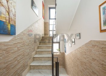 Scale - Casa indipendente Via Vittorio Emanuele Secondo
 
262, Motta Sant'Anastasia - foto 13