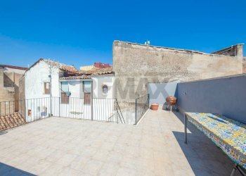 Terrazza - Casa indipendente Via Vittorio Emanuele Secondo
 
262, Motta Sant'Anastasia - foto 37