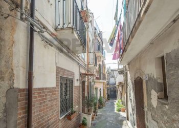 Edificio all\'aperto - Casa indipendente Via Vittorio Emanuele Secondo
 
262, Motta Sant'Anastasia - foto 39