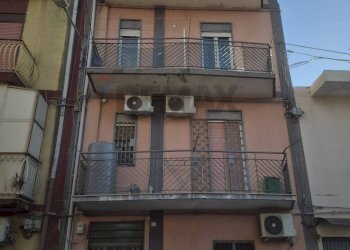 Edificio all\'aperto - Trilocale via della lucciola
 
45, Catania - foto 1