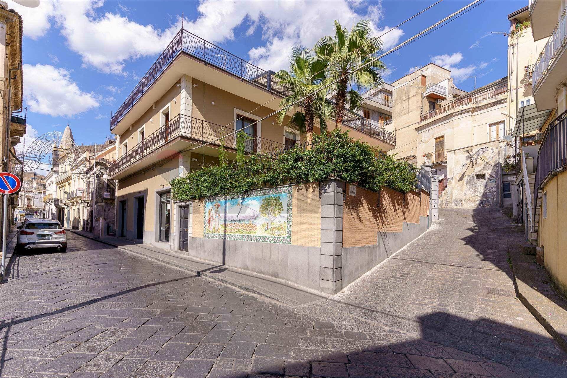 Edificio all\'aperto - Independent house Cortile Rosmini
 
5, Bronte - photo 1
