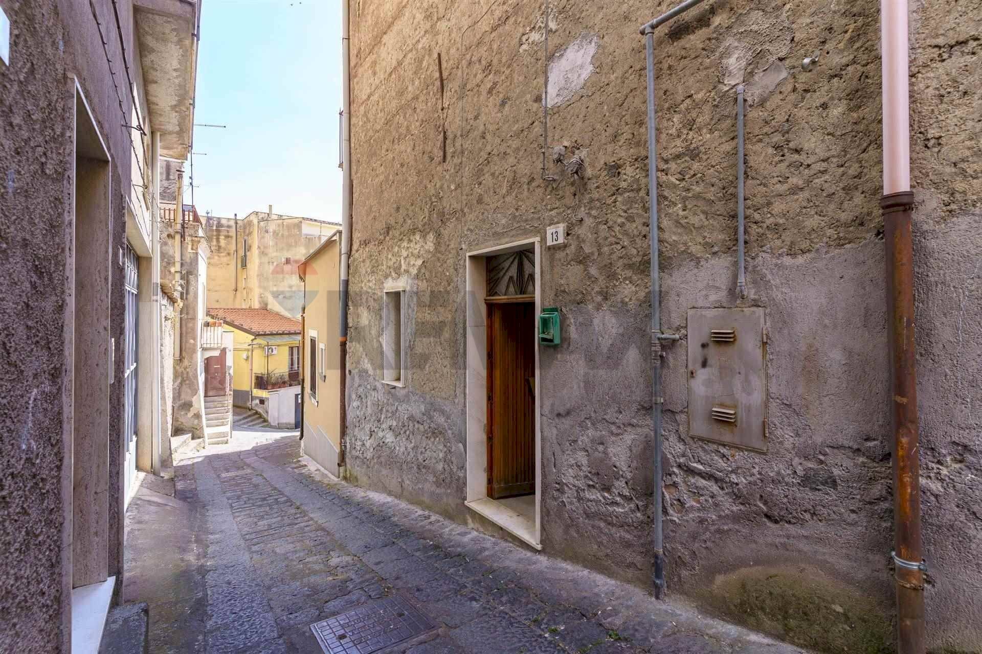 Edificio all\'aperto - Independent house Cortile Rosmini
 
5, Bronte - photo 2