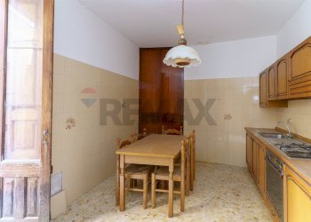 Cucina - Casa indipendente Cortile Rosmini
 
5, Bronte - foto 12