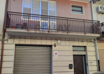 Edificio all\'aperto - Independent house Via Giuseppe Mazzini
 
35, Floridia - photo 1