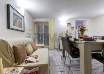 Sala da pranzo - Trilocale Via Giordano Bruno
 
136, Catania - foto 5