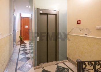 Ricezione / Lobby - Trilocale Via Giordano Bruno
 
136, Catania - foto 23