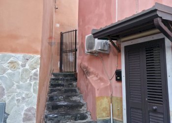 Scale - Appartamento via russo
 
40, Paterno - foto 1