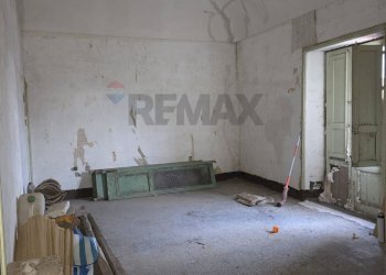 Stanza vuota - Appartamento via russo
 
40, Paterno - foto 4