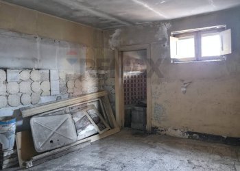 Stanza vuota - Appartamento via russo
 
40, Paterno - foto 9