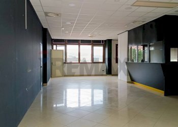 Stanza vuota - Negozio Via S. Ingrà
 
35, Enna - foto 4