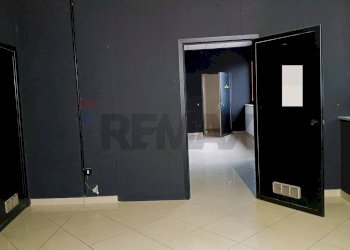 Hall / corridoio - Negozio Via S. Ingrà
 
35, Enna - foto 10