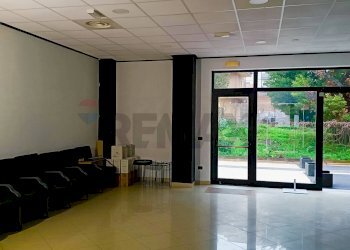 Ricezione / Lobby - Negozio Via S. Ingrà
 
35, Enna - foto 13