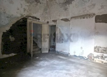 Stanza vuota - Appartamento via russo
 
40, Paterno - foto 8