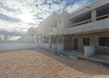 Edificio all\'aperto - Casa indipendente Via Francia, Manfredonia - foto 1