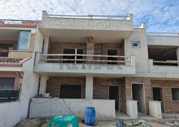 Edificio all\'aperto - Casa indipendente Via Francia, Manfredonia - foto 2