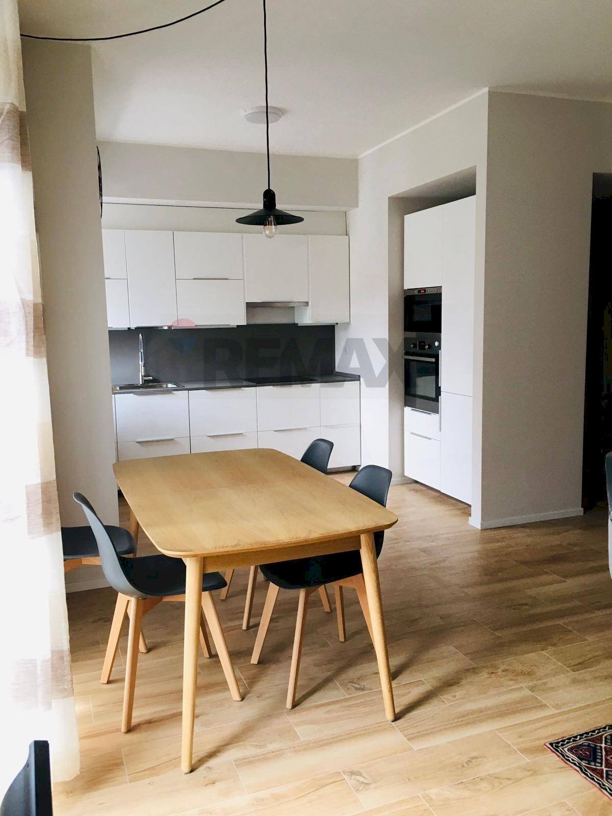 Sala da pranzo - Three-room apartment VIA CESARE BATTISTI
 
35, San Donato Milanese - photo 1