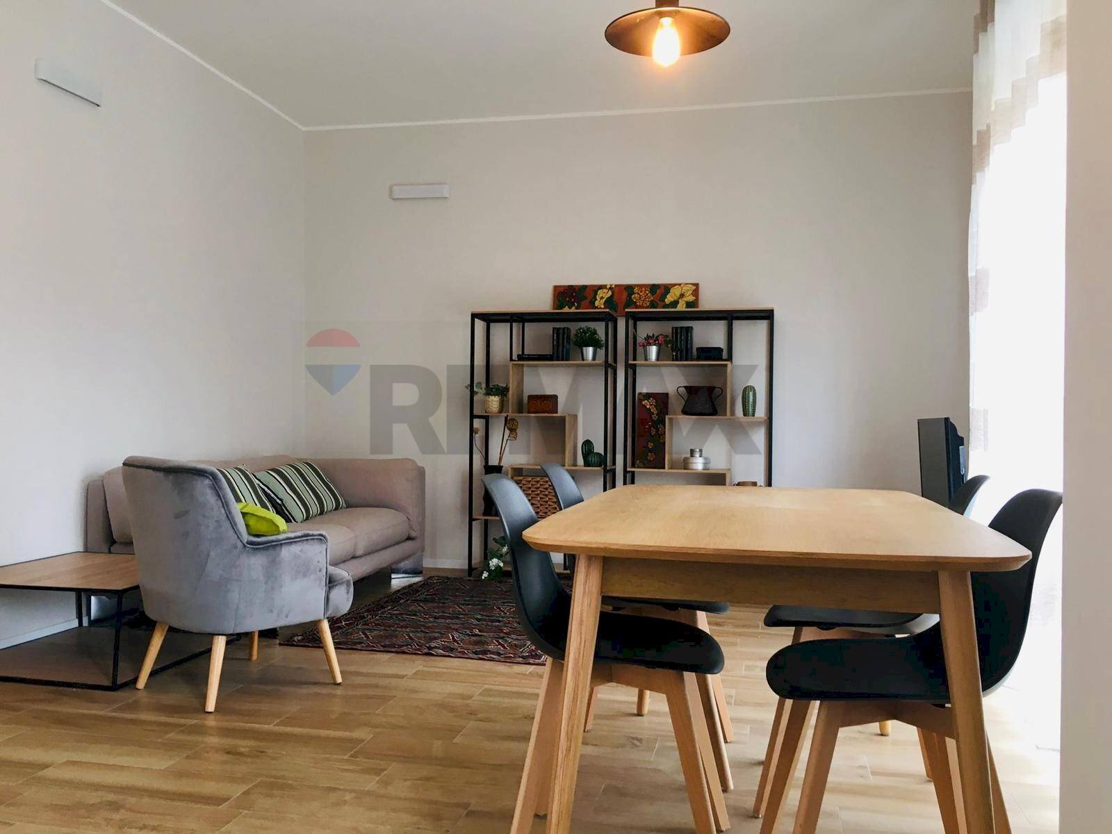 Sala da pranzo - Three-room apartment VIA CESARE BATTISTI
35, San Donato Milanese - photo 3