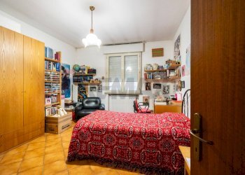 Camera / camera da letto - Quadrilocale Via Carboni
 
127, Luzzara - foto 22