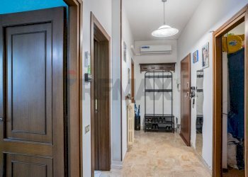 Hall / corridoio - Trilocale Piazza Don Primo Mazzolari
 
11, Viadana - foto 27