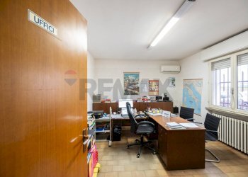 Ufficio - Capannone Via Carboni
 
127, Luzzara - foto 24