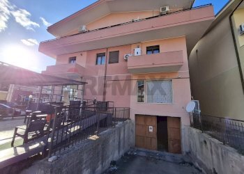 Edificio all\'aperto - Box Viale Pietro Nenni
 
42, Floridia - foto 1