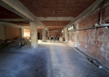 Parcheggio - Box Viale Pietro Nenni
 
42, Floridia - foto 11