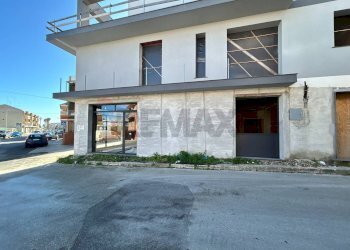 Casa all\'aperto - Trilocale Via U. Foscolo Ang. Settembrini, Pachino - foto 1