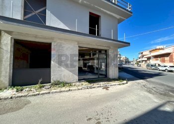 Casa all\'aperto - Trilocale Via U. Foscolo Ang. Settembrini, Pachino - foto 2