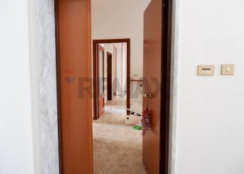 Hall / corridoio - Office Via Ferrarecce
110, Caserta - photo 5