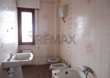 Bagno - Office Via Ferrarecce
110, Caserta - photo 9