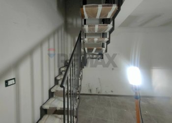 Scale - Casa semi indipendente via della faina, Prata d'Ansidonia - foto 4