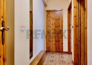 Hall / corridoio - Trilocale Via Po
 
8, Montemarciano - foto 13