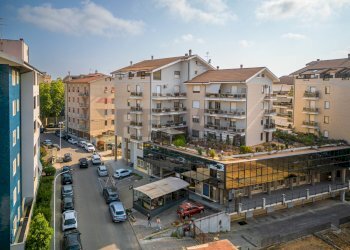 Edificio all\'aperto - Ufficio Sassari - foto 2