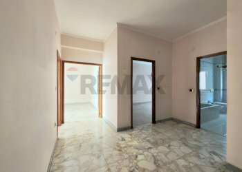 Hall / corridoio - Quadrilocale Corso Amedeo di Savoia
 
210, Napoli - foto 4