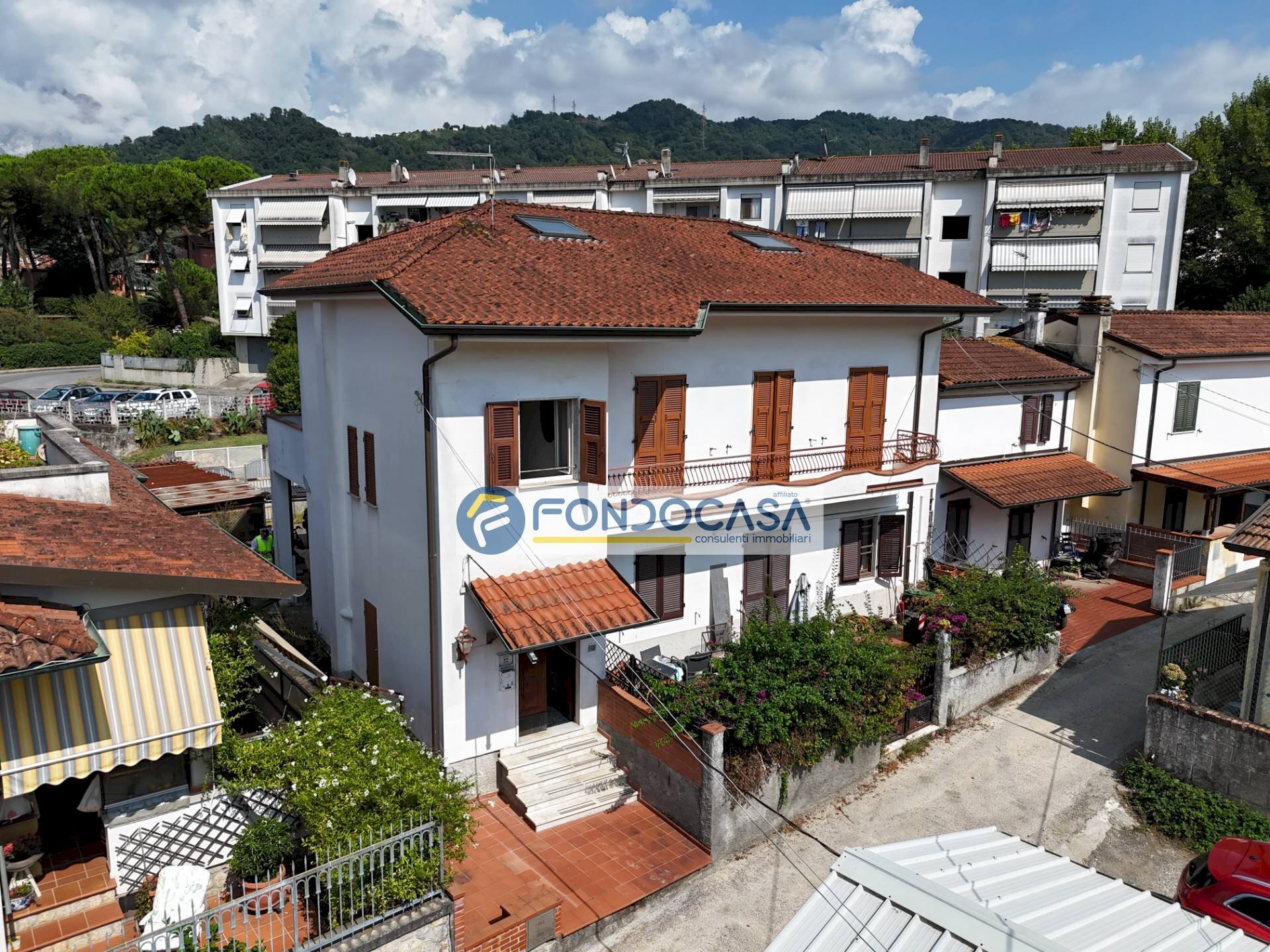 esterno - Semi-detached house via quasimodo, Carrara - photo 2