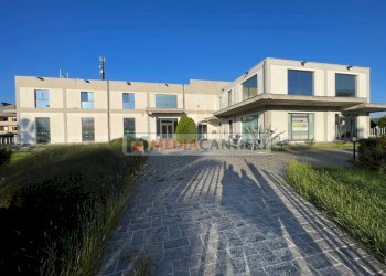 Foto 2 - Capannone VIA PO
 
113, San Giovanni Teatino - foto 2