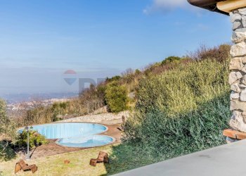 Piscina - Villa Sant'Angelo Romano - photo 27