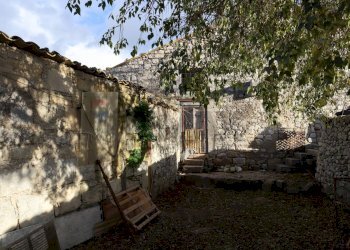 Vista delle montagne - Rustico Cda Cilone/Maurino
 
snc, Ragusa - foto 4