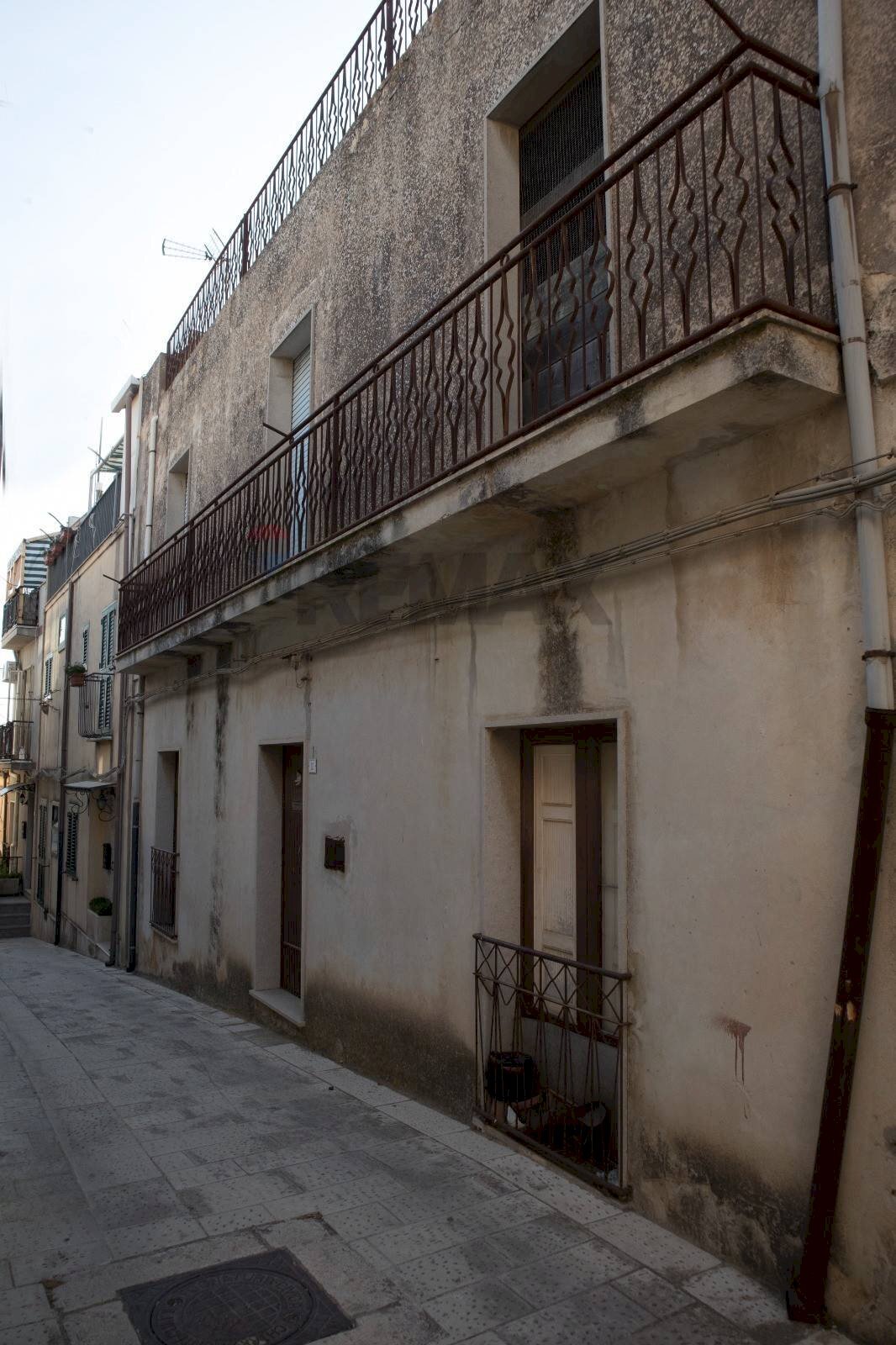 Edificio all\'aperto - Independent house via Albana
 
14, Chiaramonte Gulfi - photo 1