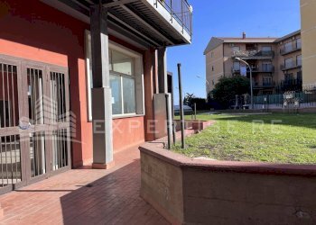 Foto 2 - Commercial Premises Via del Potatore
 
56, Catania - photo 2