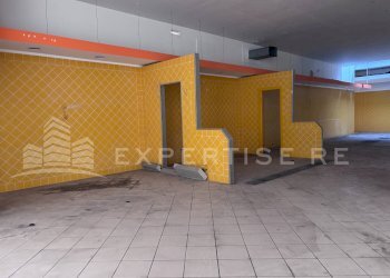 Foto 22 - Commercial Premises Via del Potatore
 
56, Catania - photo 20