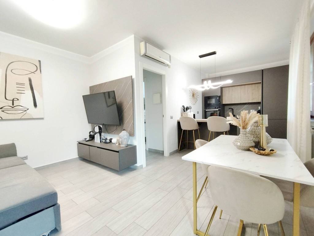 Soggiorno - Two-room apartment via Ugo Foscolo, 23, Rho - photo 2