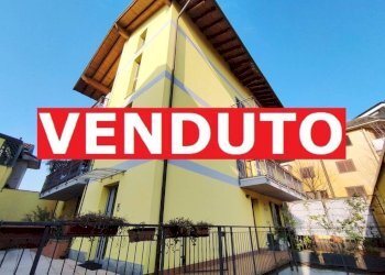 Facciata - Bilocale via Ugo Foscolo, 23, Rho - foto 1