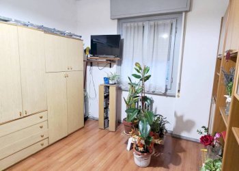 Camera da letto - Monolocale via Monte Grappa, 2, Parabiago - foto 7