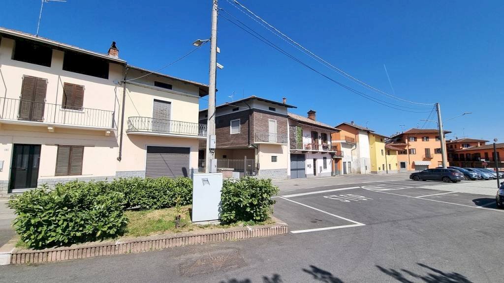 Zona - Casa indipendente via Circonvallazione Ovest, 5, Lozzolo - foto 3