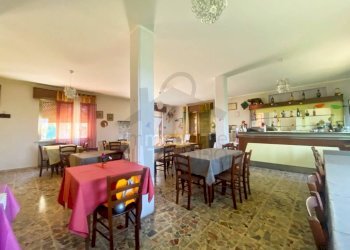 Soggiorno - Stabile - Palazzo Località Montetiffi, 25, Sogliano al Rubicone - foto 2